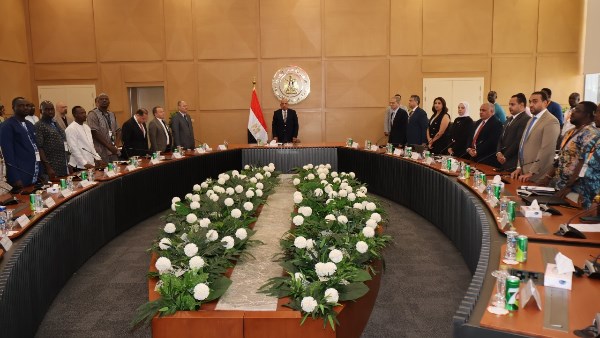 وزير الكهرباء يحتفل بتخريج 31 متدربًا أفريقيًا في نظام SCADA