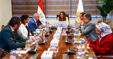 وزيرة التنمية المحلية تتابع إعداد الخطة الاستراتيجية واستراتيجية تغير المناخ