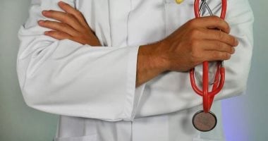 فرص عمل ذهبية للأطباء المصريين بدولة خليجية براتب 350 ألف جنيه شهريًا