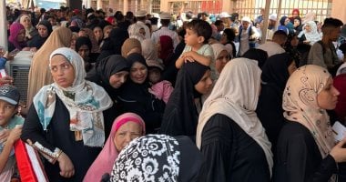 أطول طابور لأهالى الأسمرات فى انتخابات مجلس الشيوخ.. صور