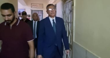 محافظ الجيزة يدلى بصوته فى انتخابات مجلس الشيوخ بالحى المتميز بأكتوبر