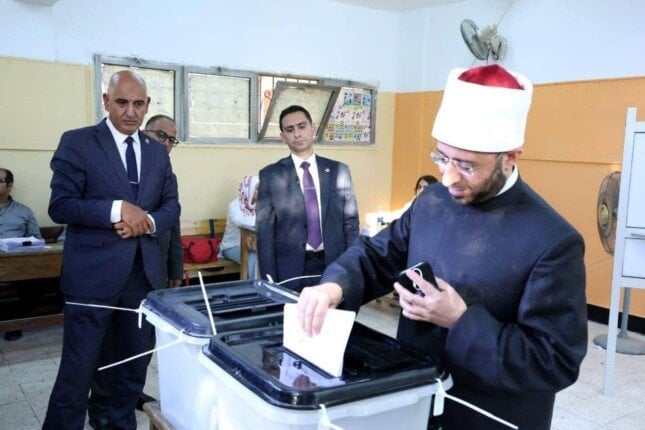 إدلاء وزير الأوقاف بصوته في انتخابات الشيوخ 2025