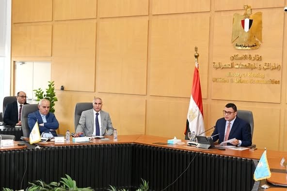 اجتماع مهم لوزير الإسكان حول تخصيص الوحدات السكنية للموظفين بالعاصمة الإدارية