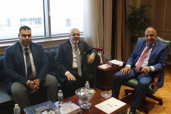 اجتماع وزير الكهرباء مع «إيميا باور» الإماراتية لتطوير محطات التخزين المنفصلة