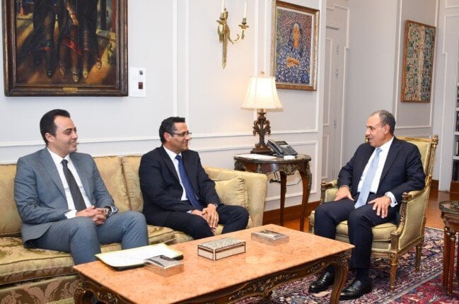 استقبال وزير الخارجية لنقيب الصحفيين لتعزيز التعاون المشترك