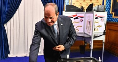 شاهد لحظة إدلاء الرئيس السيسى بصوته فى انتخابات مجلس الشيوخ بمصر الجديدة
