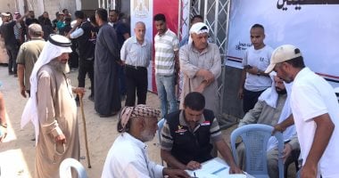 اللجنة المصرية توزع آلاف الطرود الغذائية على سكان غزة.. فيديو وصور
