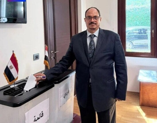 المصريون في ألبانيا يدلون بأصواتهم في انتخابات الشيوخ «صور»