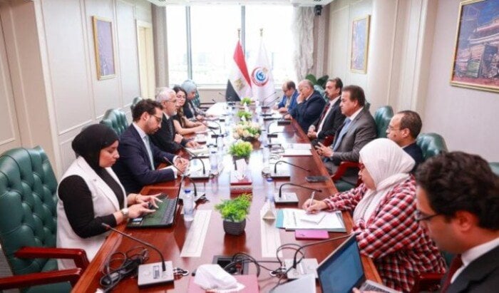 بحث وزير الصحة مع مستشار الرئيس الكولومبي سبل تقديم المساعدات الطبية لقطاع غزة