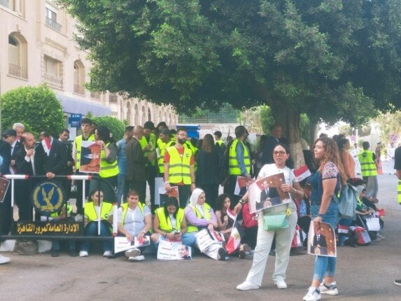 تزايد الناخبين أمام مدرسة الشهيد مصطفى يسري أبو عميرة بمصر الجديدة
هجوم الناخبين على مدرسة الشهيد مصطفى يسري أبو عميرة بمصر الجديدة
توافد كبير للناخبين أمام مدرسة الشهيد مصطفى يسري أبو عميرة بمصر الجديدة
إقبال كثيف للناخبين على مدرسة الشهيد مصطفى يسري أبو عميرة بمصر الجديدة
رصد توافد الناخبين أمام مدرسة الشهيد مصطفى يسري أبو عميرة بمصر الجديدة