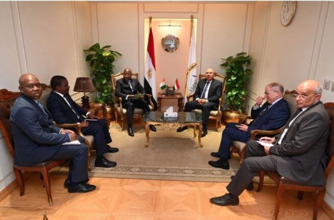 تعاون حيوي مع كوت ديفوار في المناطق اللوجستية يؤكده كامل الوزير
كامل الوزير يشدد على ضرورة التعاون مع كوت ديفوار في اللوجستيات
أهمية التعاون اللوجستي مع كوت ديفوار في تصريح لكامل الوزير
كامل الوزير: ضرورة تعزيز التعاون في المناطق اللوجستية مع كوت ديفوار