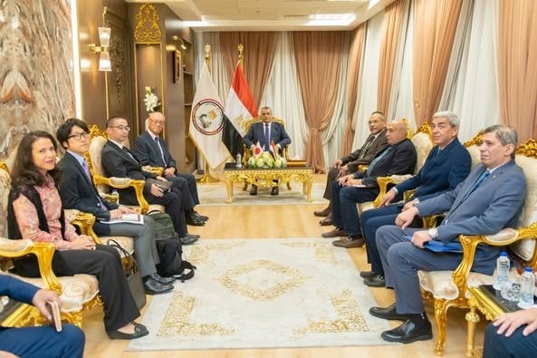 تعاون مشترك بين وزير الإنتاج الحربي والسفير الياباني بالقاهرة في مجالات التصنيع