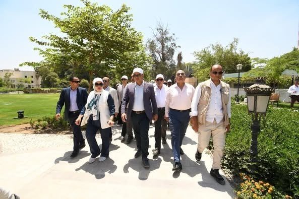 تفقد وزير الإسكان ومحافظ القاهرة مكونات مشروع حدائق تلال الفسطاط بمصر القديمة