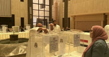 توافد المصريين بالسعودية على قنصلية جدة للتصويت فى انتخابات الشيوخ.. صور