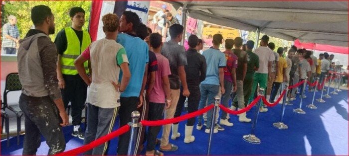 توافد المواطنين أمام اللجان الانتخابية في الشروق مع انطلاق مجلس الشيوخ 2025