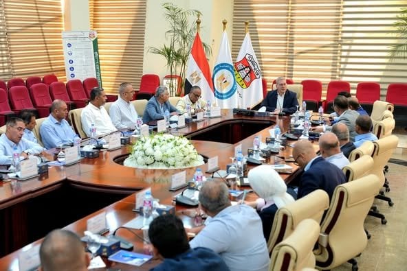 توسعات ميناء الحمراء البترولي تحت متابعة وزير البترول