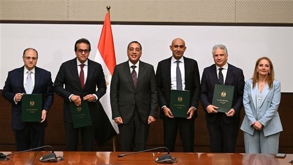 توقيع اتفاقية تعاون لإنشاء 5 مدارس متخصصة في صناعة الأدوية بحضور رئيس الوزراء
