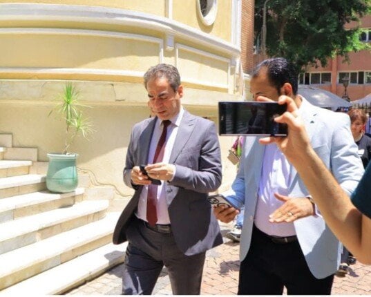 رئيس الهيئة الوطنية للإعلام يشارك في انتخابات مجلس الشيوخ
