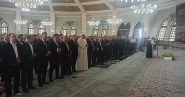 رئيس الوزراء يشارك فى صلاة جنازة الراحل على المصليحي بمسجد الشرطة
