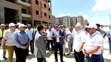 زيارة ميدانية لوحدات «سكن لكل المصريين» من قبل وزير الإسكان في برج العرب الجديدة