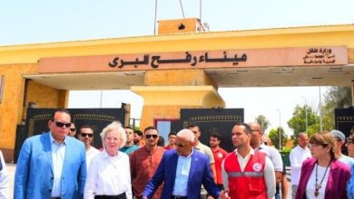 زيارة وفد منظمة "الحكماء" للمراكز اللوجستية للهلال الأحمر المصري وميناء رفح البري