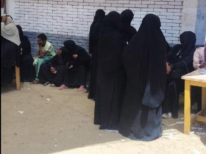 سيدات أسوان يتحدن ضد حرارة الجو ويتوجهون نحو لجان الشيوخ