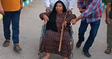 قعيدة تدلى بصوتها فى القنطرة غرب: "لو على فراش الموت سأحضر من أجل البلد"