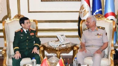 لقاء تاريخي بين الفريق أول عبد المجيد صقر ووزير الدفاع الفيتنامي
الفريق أول عبد المجيد صقر يتشاور مع وزير الدفاع الفيتنامي
زيارة مهمة للفريق أول عبد المجيد صقر إلى وزير الدفاع الفيتنامي