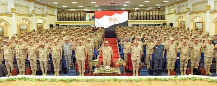 لقاء مثير لوزير الدفاع مع مقاتلي المنطقة الجنوبية العسكرية