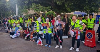 اصطفاف المواطنين أمام لجان الوايلى و15 مايو للمشاركة بانتخابات الشيوخ.. صور