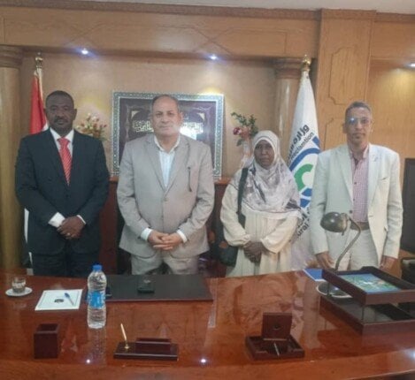 مباحثات مشتركة لتعزيز تبادل الخبرات بين رئيس البحوث الزراعية ومدير مركز البحوث البستانية بالسودان