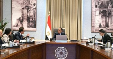 رئيس الوزراء يتابع موقف توافر الأدوية والمستلزمات الطبية