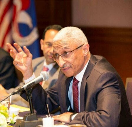 محافظ شمال سيناء يؤكد: مصر ليست بحاجة لتوضيح دورها في دعم القضية الفلسطينية