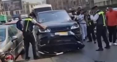مطاردة "رانج روفر" طائشة على كوبرى أكتوبر.. لحظات إثارة وبطولة رجال المرور