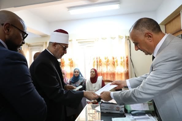 مفتي الجمهورية يصوت في انتخابات مجلس الشيوخ 2025
