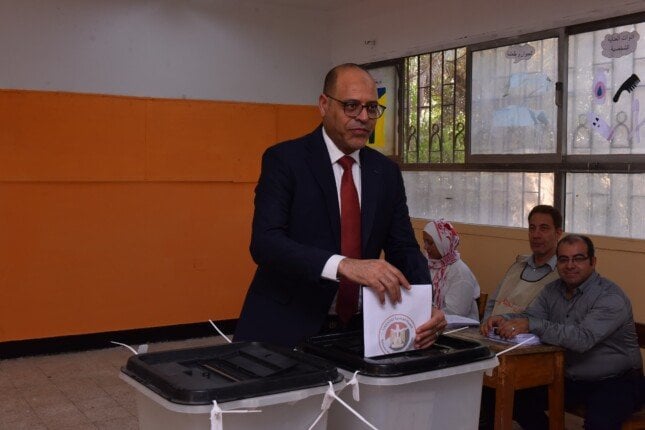 وزير العمل يشارك في انتخابات مجلس الشيوخ بالتجمع الخامس